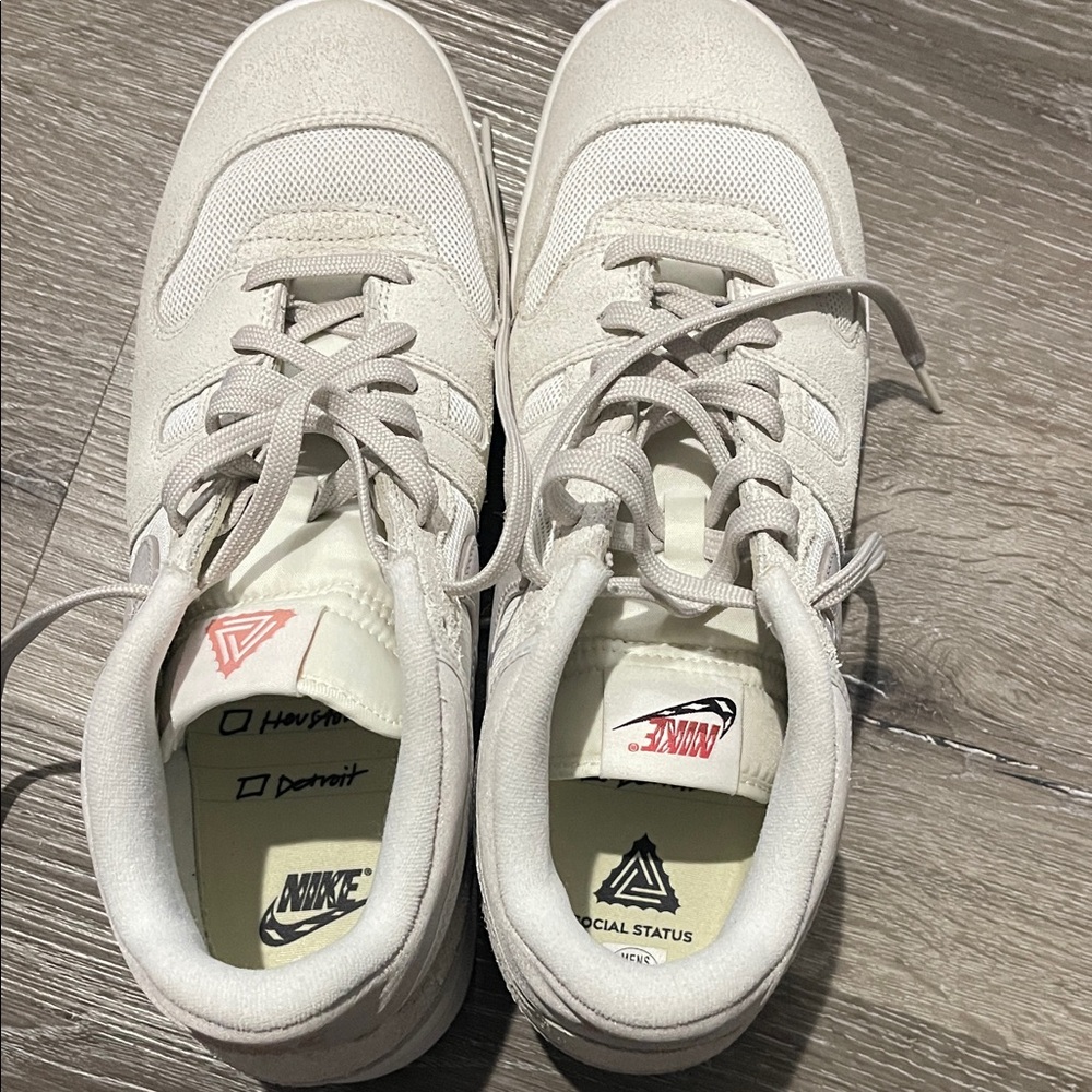 Men’s 11.5 social status Mac attack SP Nike Beige/Off-White Low-Top Sneakers